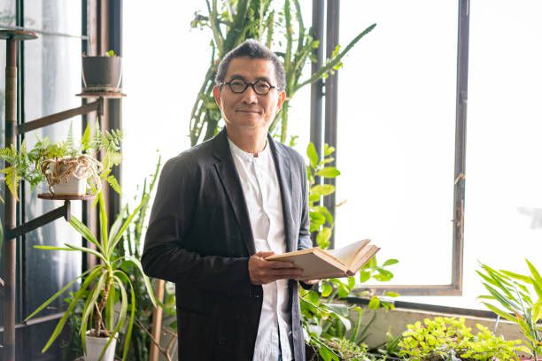幼稚園老師/老師/大學講師/大學教授 – 羅先生